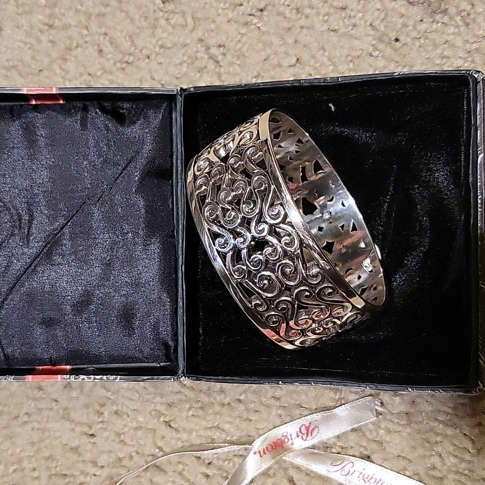 NWT- Brighton bangle bracelet